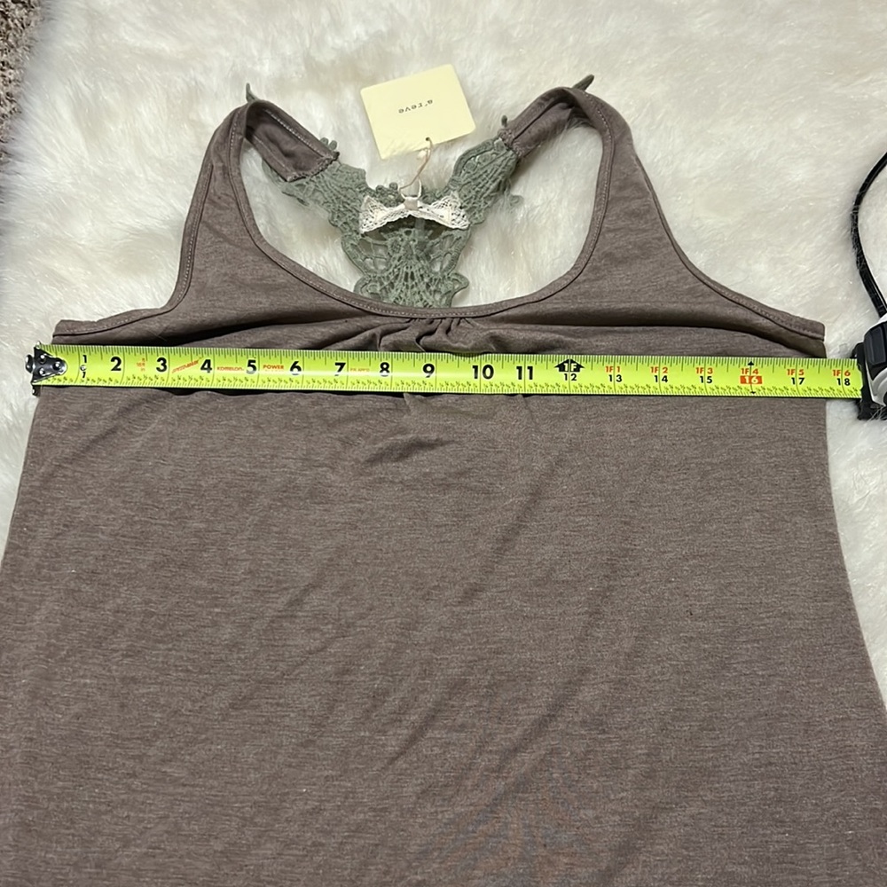 Areve tank with lace - Picture 6 of 8